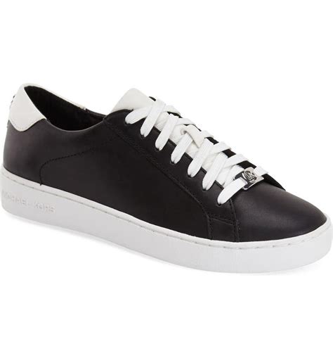 Irving Leather Sneaker .